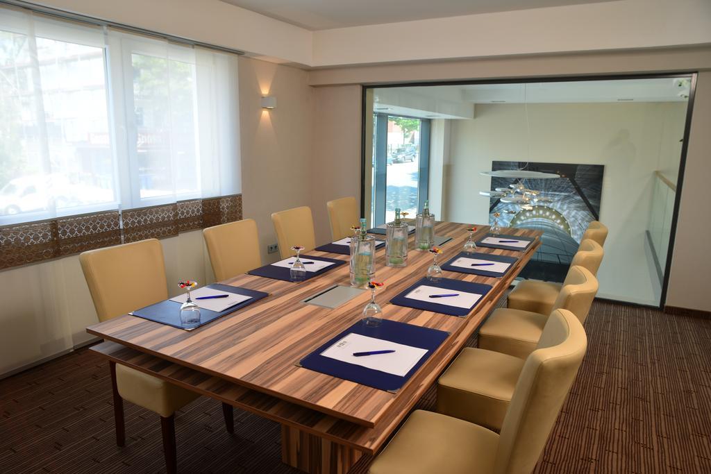 Parkhotel Oberhausen Екстериор снимка